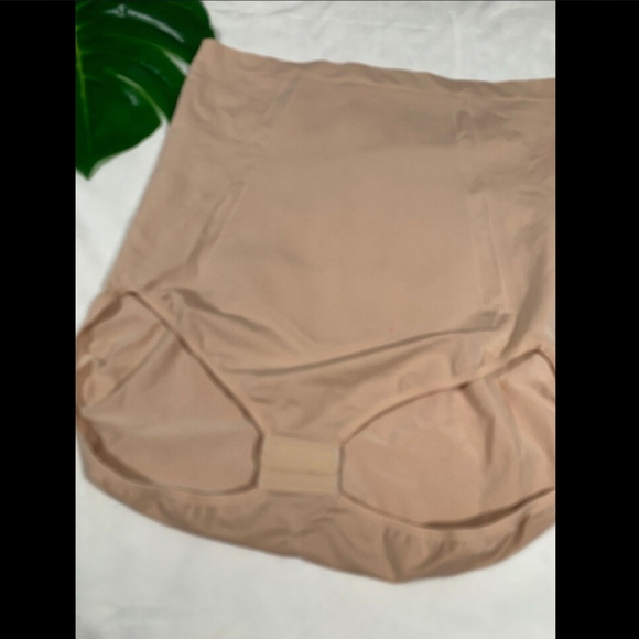 NEW $66 Spanx OnCore High‎ Waist Briefs in Soft Nude [PLUS SZ 3X ] - Picture 4 of 8